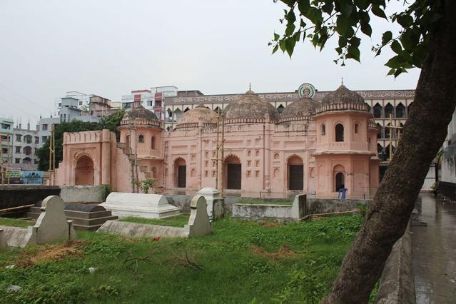 Sat Gambuj Mosque